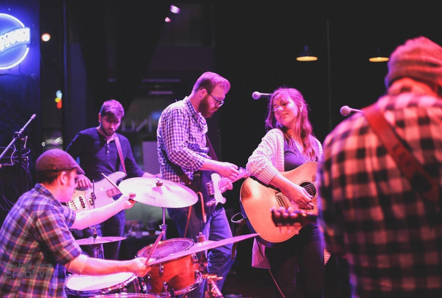 Jamie Lou & the Hullabaloo